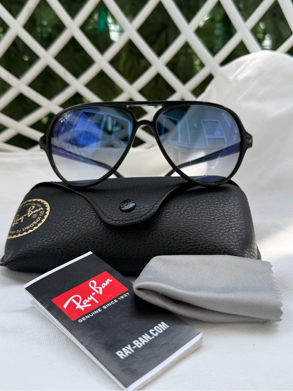 Ray-Ban Cats 5000 59mm Gradient Aviator Black Frame Sunglasses